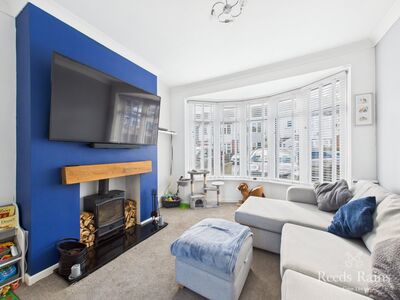 3 bedroom Mid Terrace House for sale