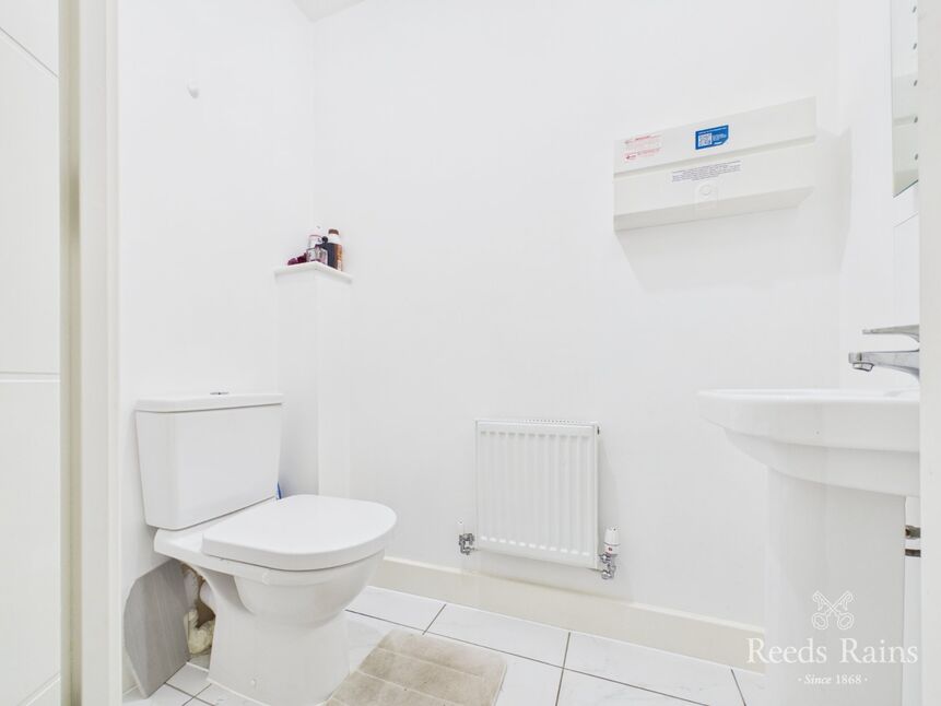 Cloakroom / WC