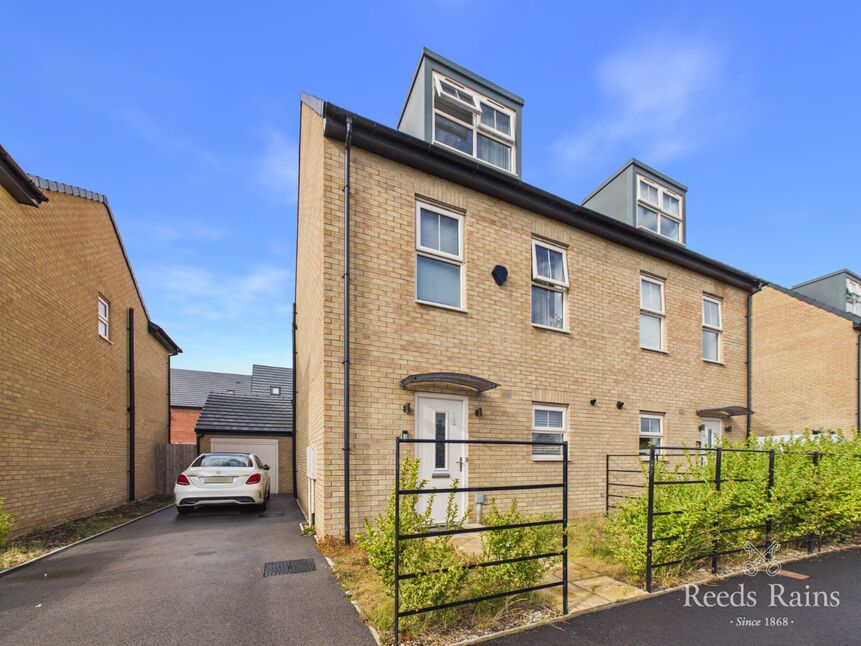 Main image of 4 bedroom Semi Detached House for sale, Pioneer Way, Kingswood, East Yorkshire, HU7