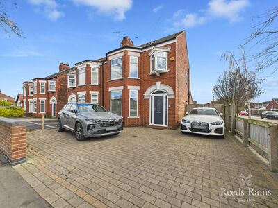 Gillshill Road, 4 bedroom Semi Detached House for sale, £290,000