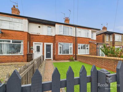 2 bedroom Mid Terrace House for sale