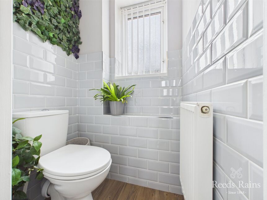 Cloakroom / WC