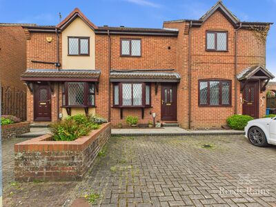Ferens Court, 2 bedroom Mid Terrace House for sale, £125,000