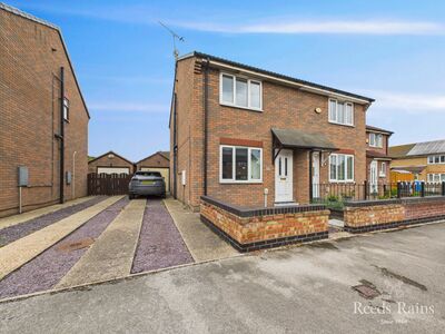 2 bedroom Semi Detached House for sale