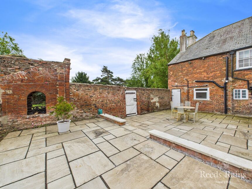Rear Courtyard Garden