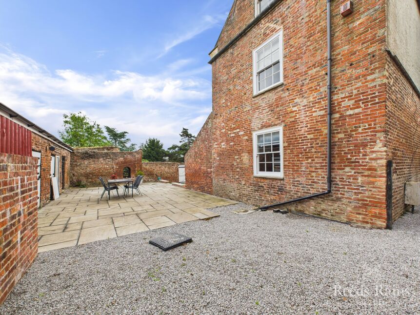 Rear Courtyard Garden