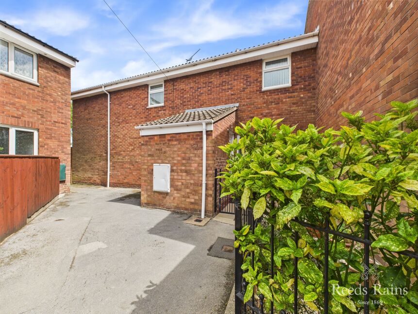 Main image of 4 bedroom End Terrace House for sale, Curlew Close, Bransholme, East Yorkshire, HU7