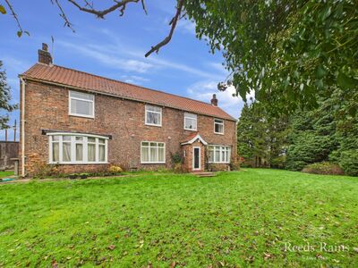 Pratts Lane, 3 bedroom Detached House for sale, &pound;550,000