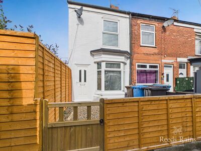 2 bedroom End Terrace House for sale