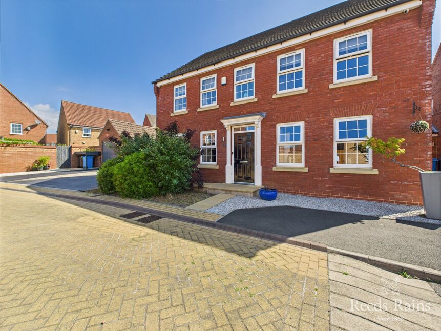 Main image of 4 bedroom Detached House for sale, Ravensbury Park, Kingswood, East Yorkshire, HU7
