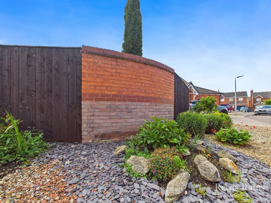 Front / Side Garden