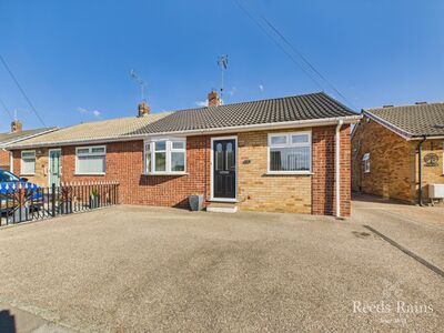 Sextant Road, 2 bedroom Semi Detached Bungalow for sale, £160,000
