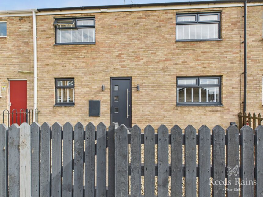 Main image of 2 bedroom Mid Terrace House for sale, Staines Close, Hull, East Yorkshire, HU8