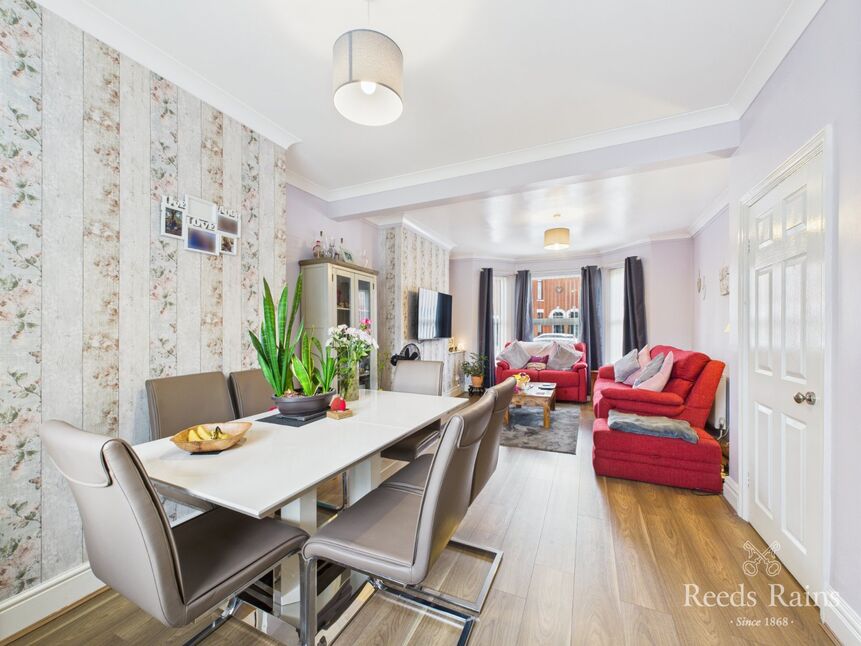 Sitting / Dining Room