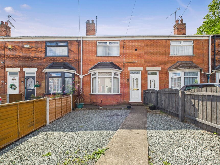 2 bedroom Mid Terrace House for sale