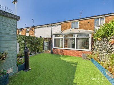 3 bedroom Mid Terrace House for sale