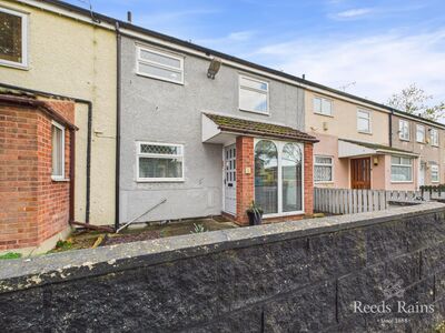 3 bedroom Mid Terrace House for sale