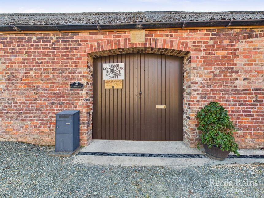 Driveway / Courtyard