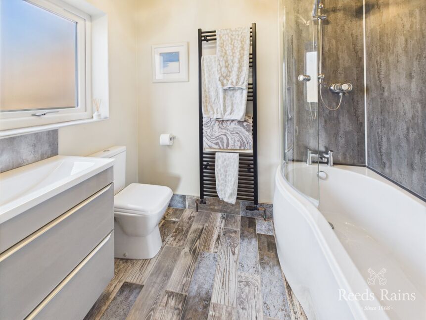 En-Suite Bathroom