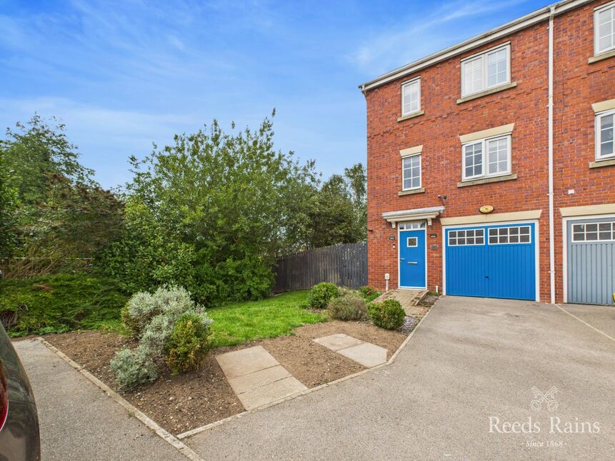 Main image of 3 bedroom End Terrace House for sale, The Willows, Hull, East Yorkshire, HU7