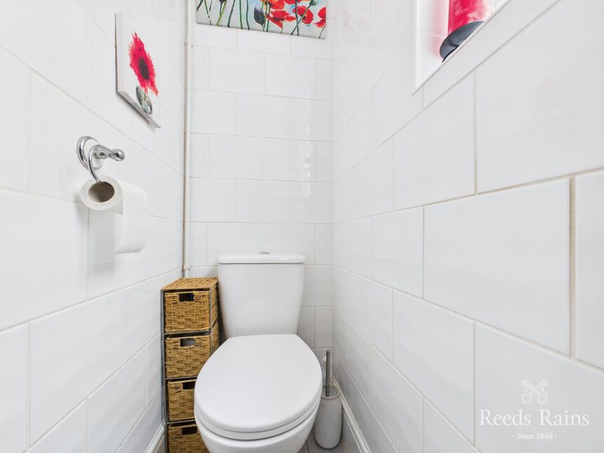 Cloakroom / WC