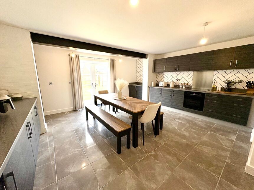 Kitchen / Dining Room