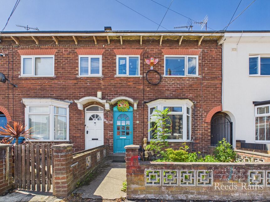 Main image of 3 bedroom Mid Terrace House for sale, Ryde Avenue, East Riding of Yorkshire, HU5