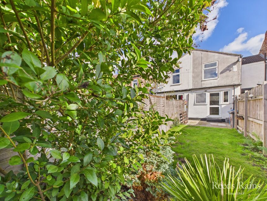 Main image of 2 bedroom Mid Terrace House for sale, Durham Street, Hull, East Yorkshire, HU8