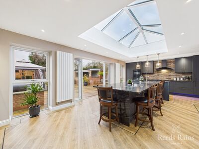 2 bedroom Semi Detached Bungalow for sale