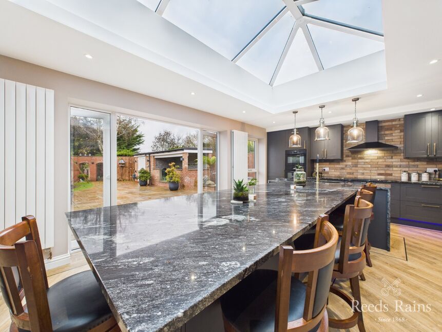Kitchen / Dining Room