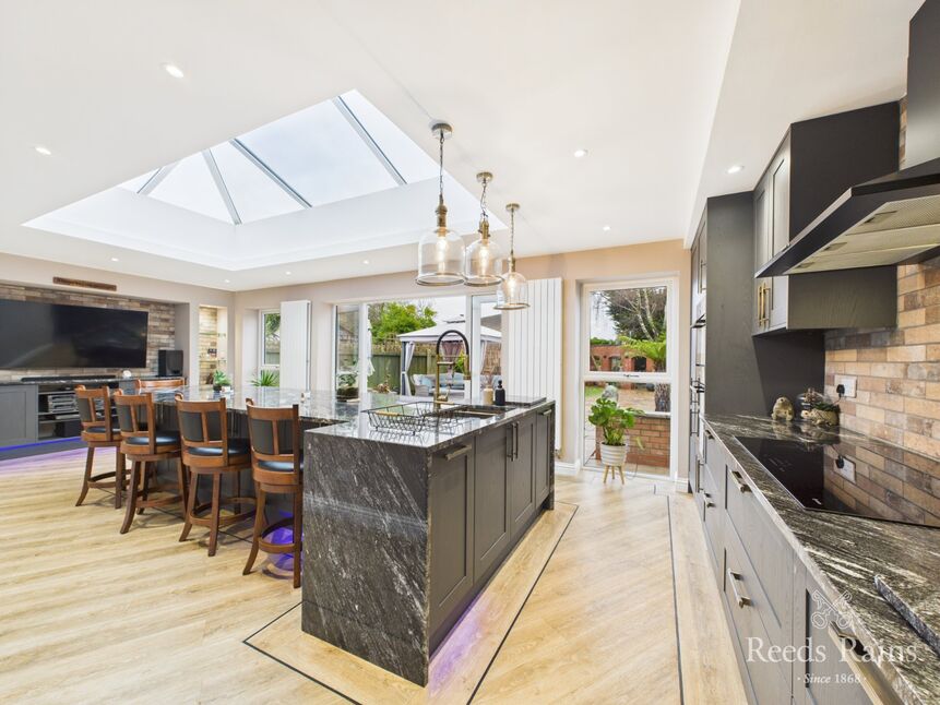 Kitchen / Dining Room
