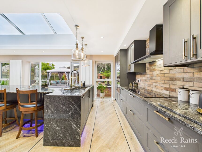 Kitchen / Dining Room