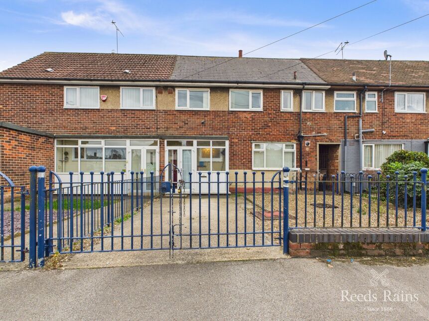 Main image of 3 bedroom Mid Terrace House for sale, Bilsdale Grove, Hull, East Yorkshire, HU9