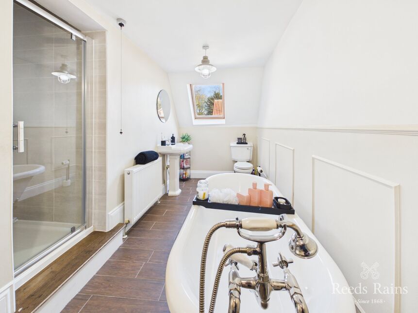 En-Suite / Family Bathroom