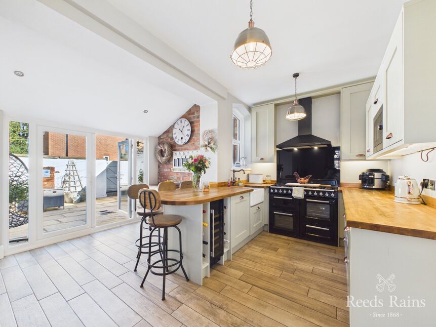 Kitchen / Breakfast Room