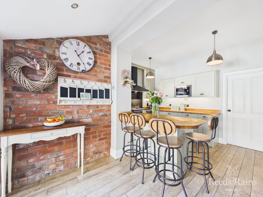Kitchen / Breakfast Room