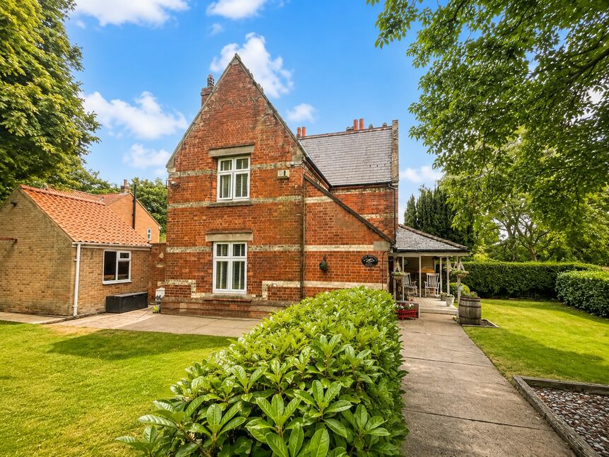 Main image of 3 bedroom Semi Detached House for sale, Church Lane, Sproatley, East Yorkshire, HU11