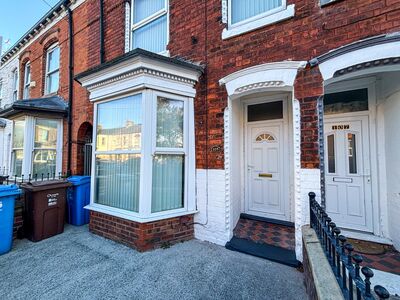 Plane Street, 2 bedroom Mid Terrace House to rent, £750 pcm