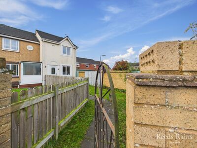 2 bedroom End Terrace House for sale