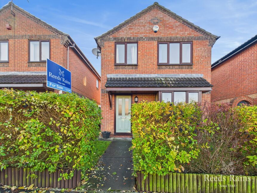 3 bedroom Detached House for sale