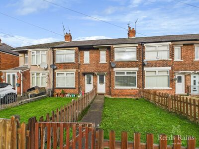 2 bedroom Mid Terrace House for sale