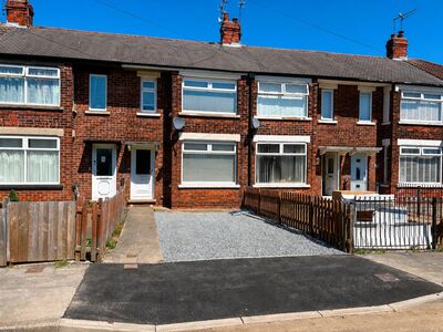 2 bedroom Mid Terrace House for sale
