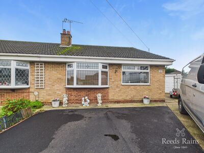 2 bedroom Semi Detached Bungalow for sale