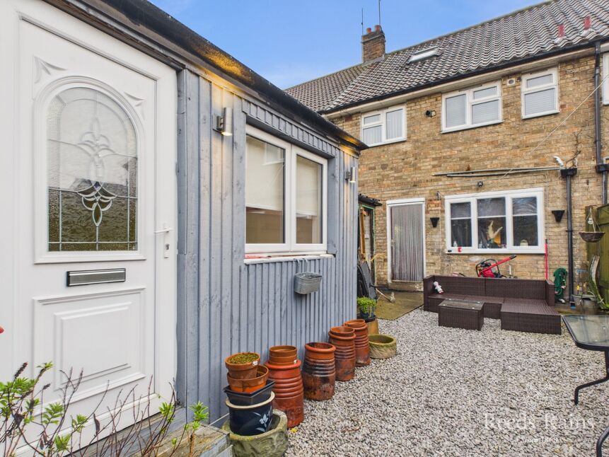Main image of 3 bedroom Mid Terrace House for sale, Mallard Road, Hull, East Riding of Yorkshire, HU9