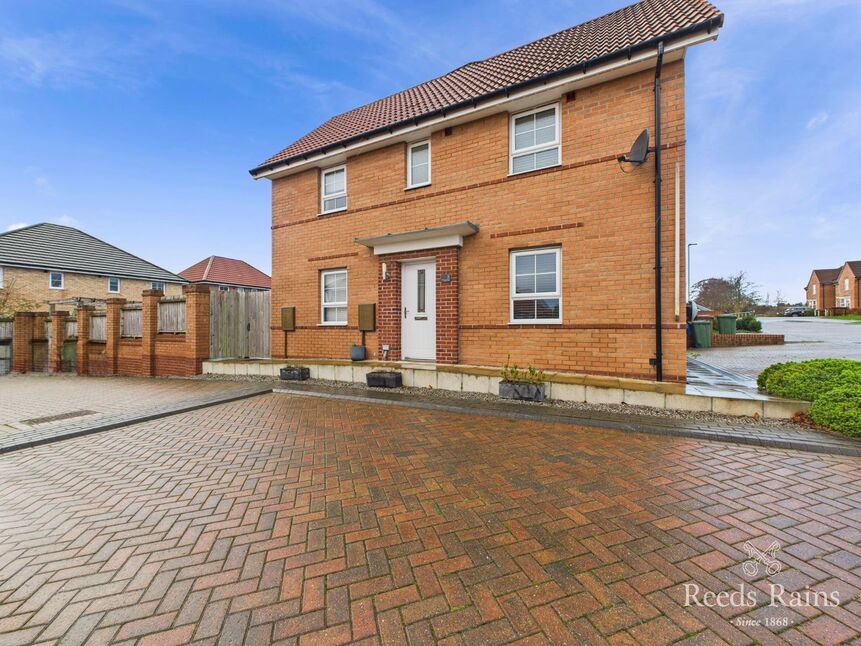 Main image of 3 bedroom Semi Detached House for sale, Owen Close, Cottingham, East Yorkshire, HU16