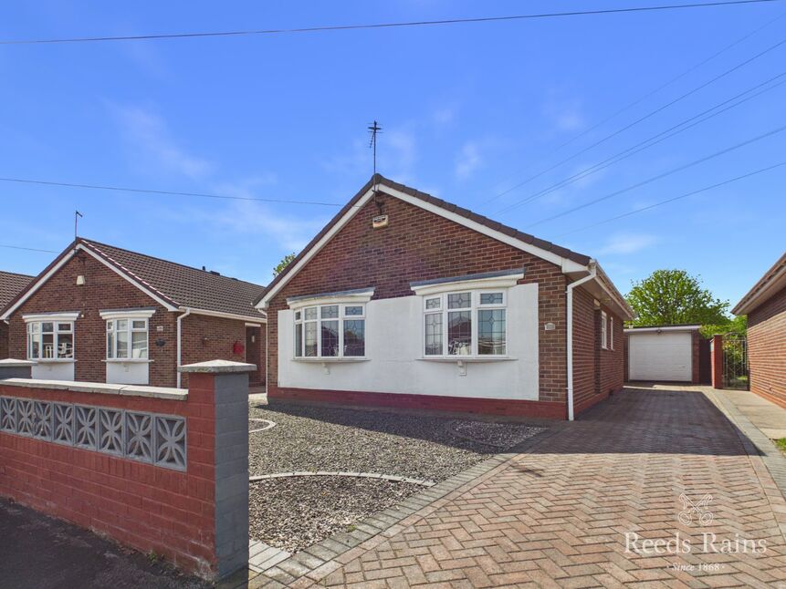 Main image of 2 bedroom Detached Bungalow for sale, Airedale, Hull, East Yorkshire, HU7