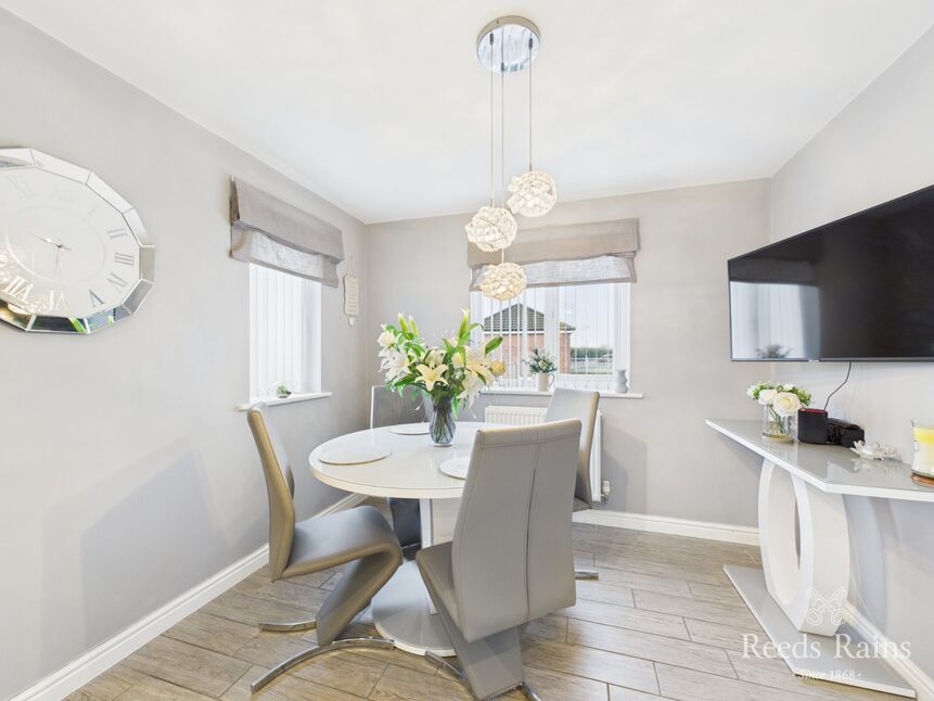 Kitchen / Dining Room