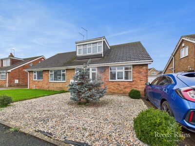 Cawood Crescent, 3 bedroom Semi Detached House for sale, &pound;200,000