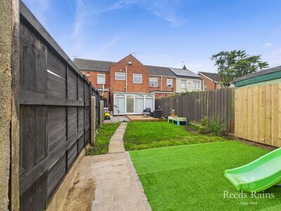 Rectory Lane, 3 bedroom Mid Terrace House for sale, &pound;165,000