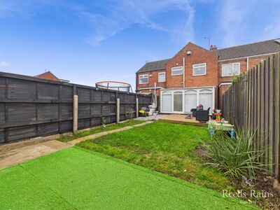 3 bedroom Mid Terrace House for sale